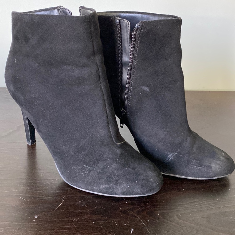 Forever 21 black suede booties, size 8, 4in heel